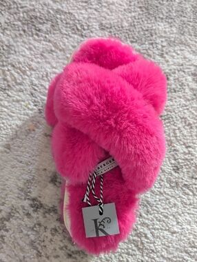 Pink Faux fur Slippers